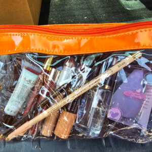 Kit Básico maquillaje + Cosmetiquera